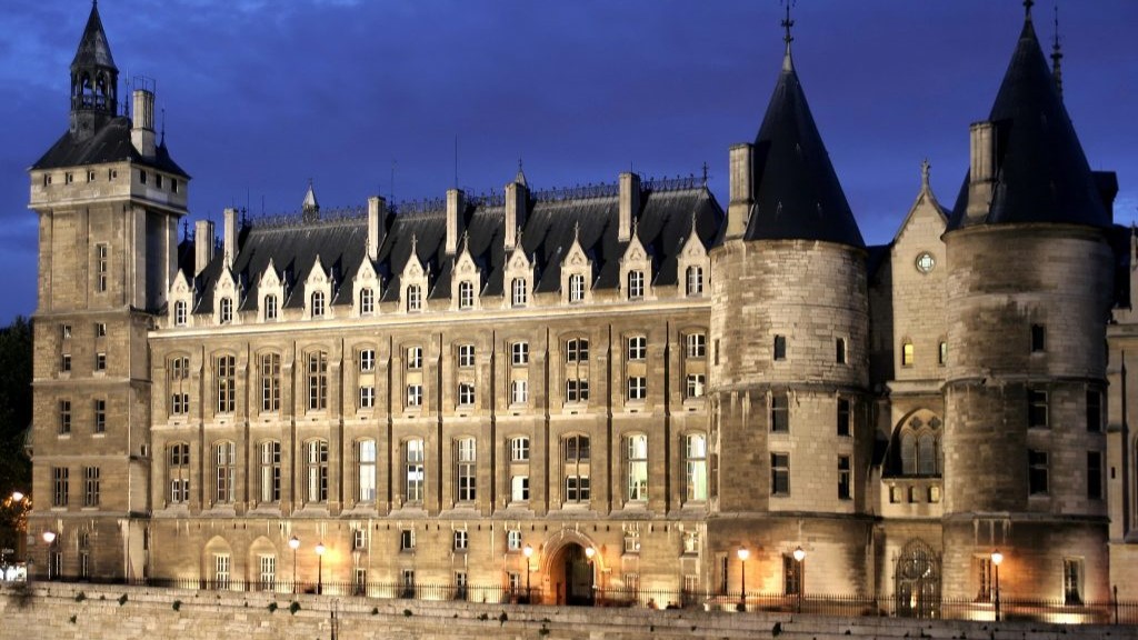 2048px-Conciergerie_Paris-1024x701 brown concrete building during night time